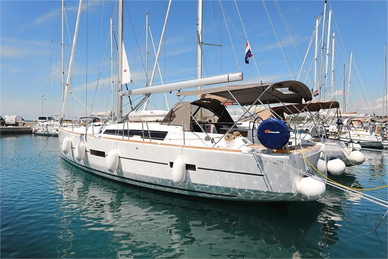 Book yachts online - False - Dufour 460 Grand Large (5cab) -  WindyLife - rent