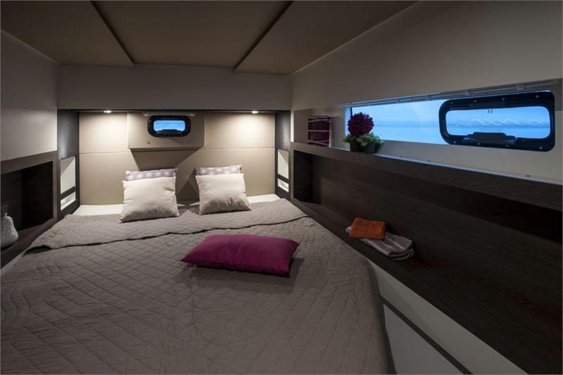 Book yachts online - False - Nautitech Open 40 (4Cab) - Madeveira - rent
