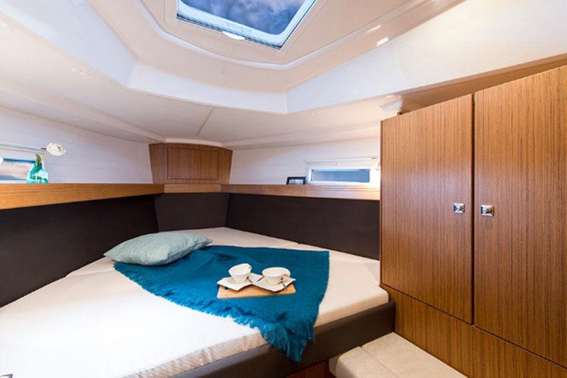 Book yachts online - False - Bavaria Cruiser 37 (3Cab) - aMore - rent