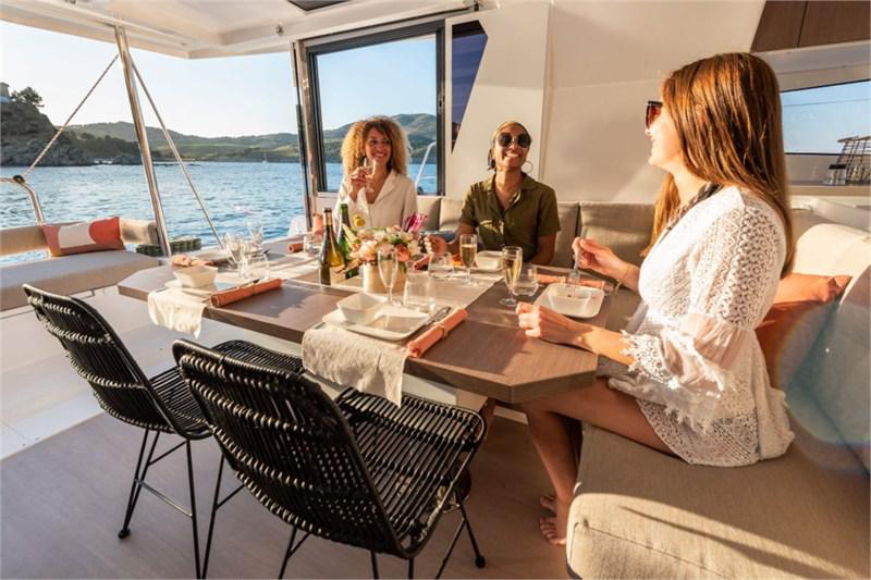 Book yachts online - False - Bali 4.2 (4+1Cab) - Supernova - rent