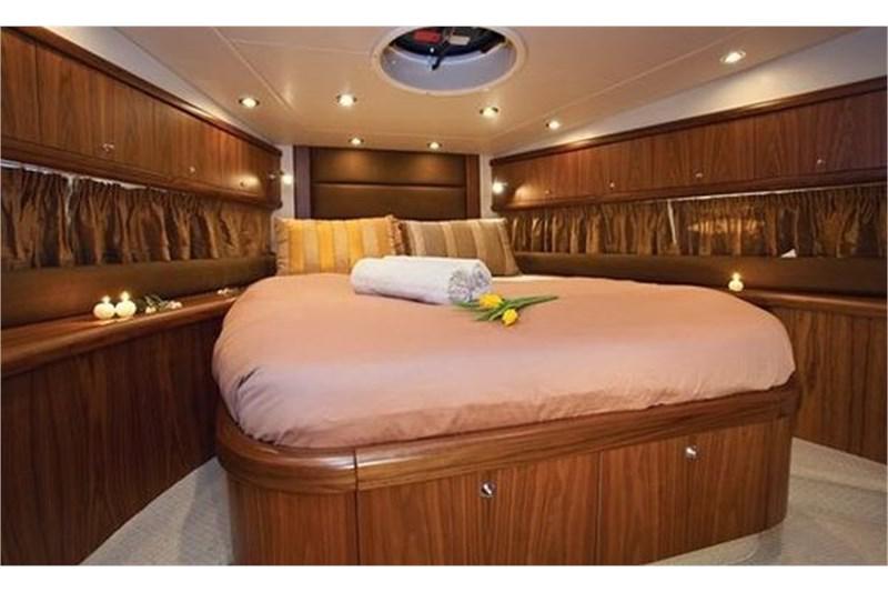 Book yachts online - False - Sunseeker Portofino 53 - Pavito - rent