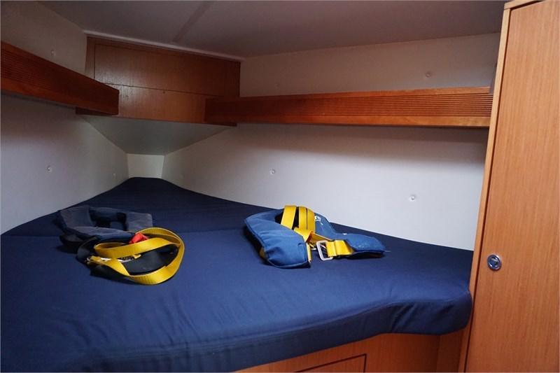 Book yachts online - False - Bavaria 32 Cruiser - Waka Waka - rent