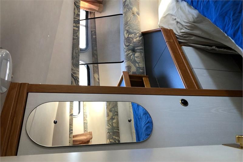 Book yachts online - False - Sealine 320 Flybridge - Saline - rent