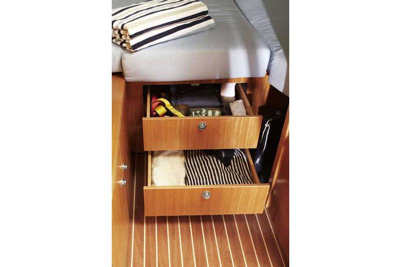 Book yachts online - False - Bavaria 43 Cruiser (3Cab) - Endless Summer - rent