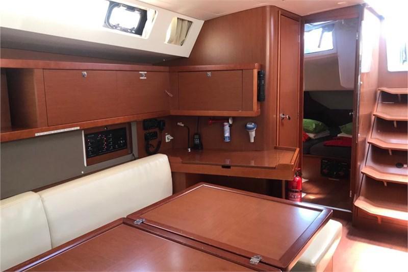 Book yachts online - False - Oceanis 45 (4Cab) - Alboran Gin Fizz (Radazul) - rent