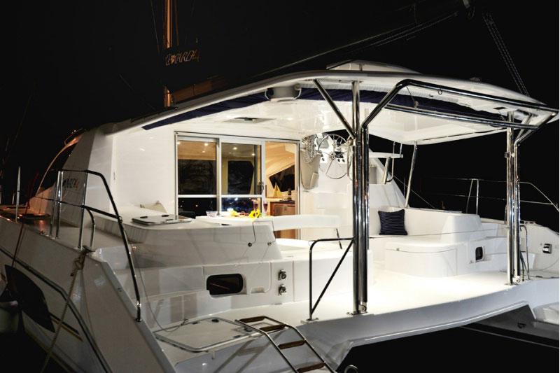 Book yachts online - False - Leopard 44 (4Cab) - La Luna - rent
