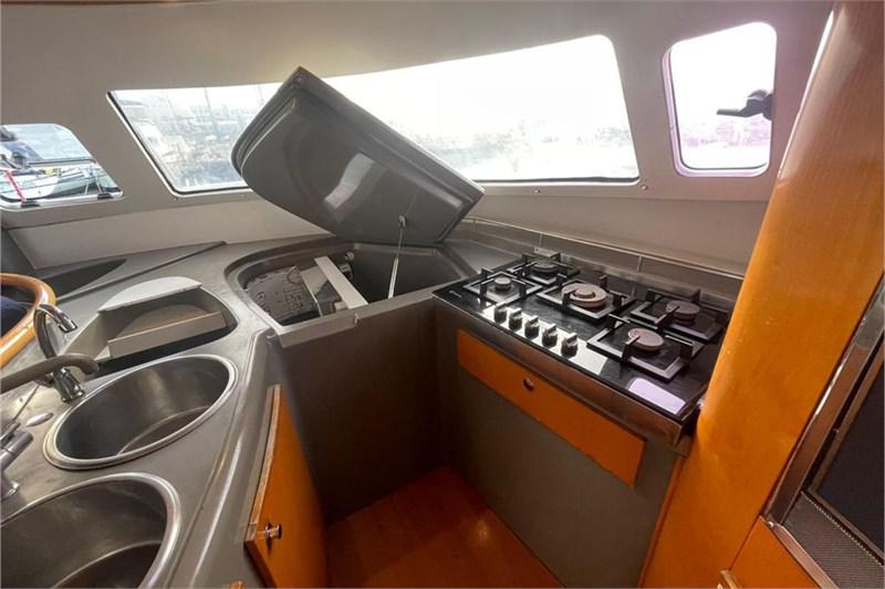 Book yachts online - False - BAHIA 46 (6Cab) - Alboran Cachaça (Radazul) - rent