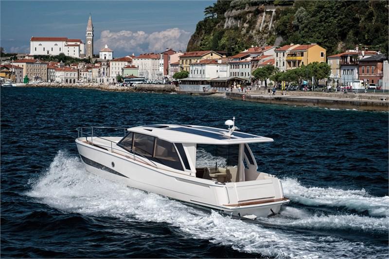 Book yachts online - False - Greenline 39 - Vita Bella - rent