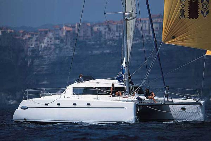 Book yachts online - False - Belize 43 (4Cab) - Piropo (Radazul) - rent