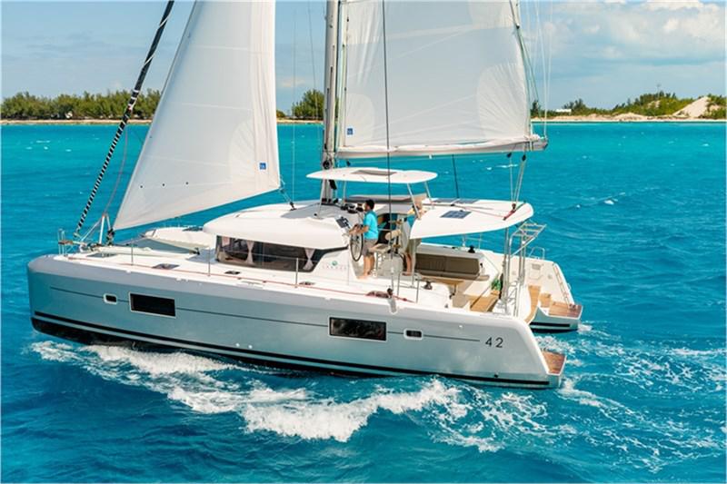 Book yachts online - False - Lagoon 42 (4+2Cab) - Mahi Mahi - rent