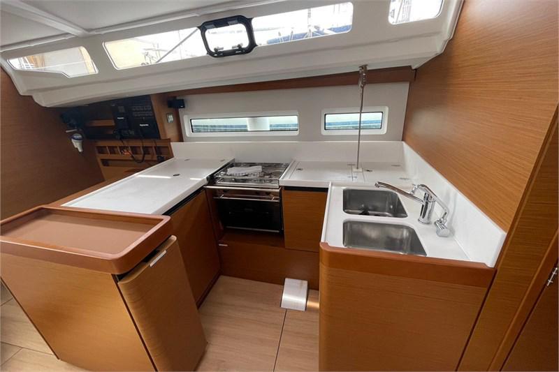 Book yachts online - False - Sun Odyssey 440 (4cab) - Alboran Amaretto (Mallorca/La Lonja) - rent