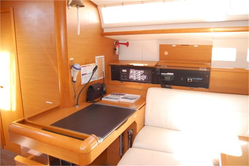 Book yachts online - False - Sun Odyssey 519 (5Cab) - Alboran Champagne - rent
