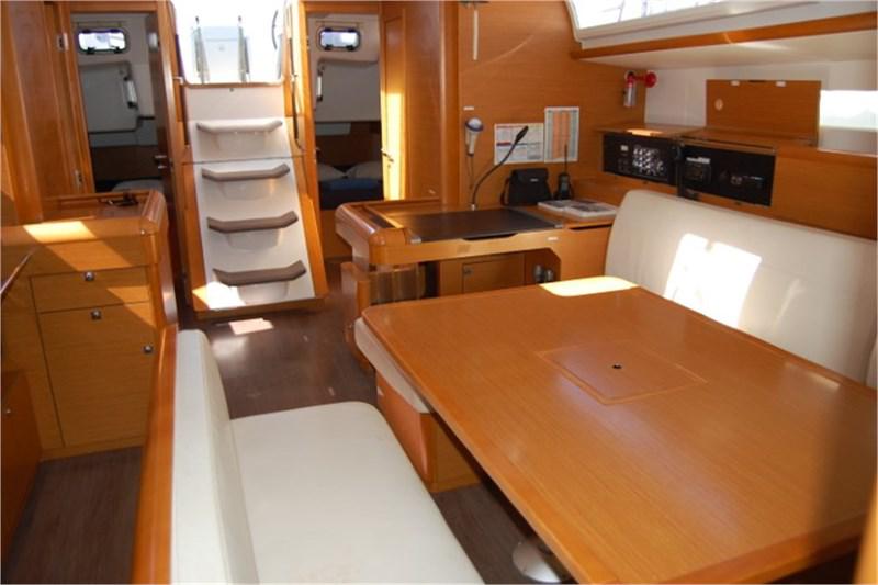 Book yachts online - False - Sun Odyssey 519 (5Cab) - Alboran Champagne - rent
