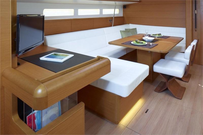 Book yachts online - False - Sun Odyssey 519 (5Cab) - Alboran Champagne (Radazul) - rent