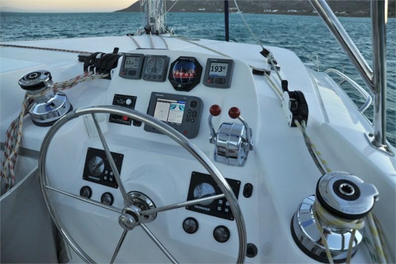 Book yachts online - False - Leopard 44 (4Cab) - La Luna (Angra do Reis) - rent
