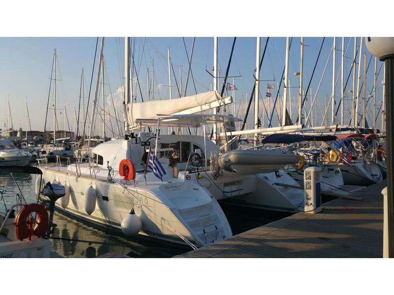 Book yachts online - catamaran - Lagoon 380 S2 - My Princess - rent