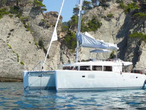 Book yachts online - catamaran - Lagoon 450 F - Equinox - rent