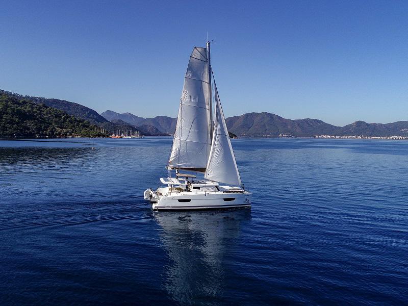 Book yachts online - catamaran - Lucia 40 - Sky Maria - rent