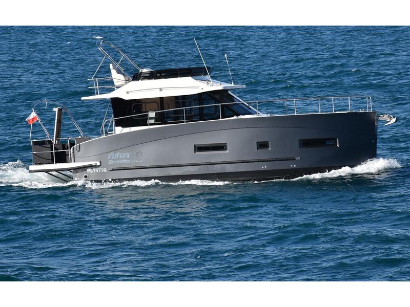 Book yachts online - motorboat - Futura 40 Grand Horizon - FREYA I - rent