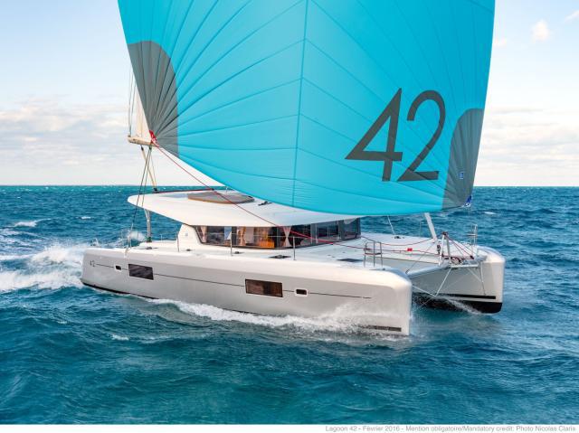Book yachts online - catamaran - Lagoon 42 - SOPHIE - rent