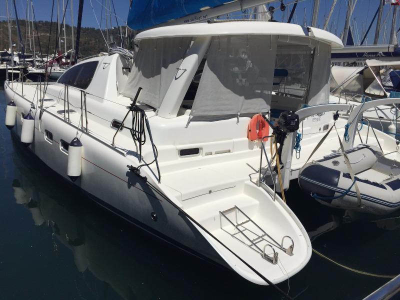 Book yachts online - catamaran - Leopard 43 - Sail Capella - rent