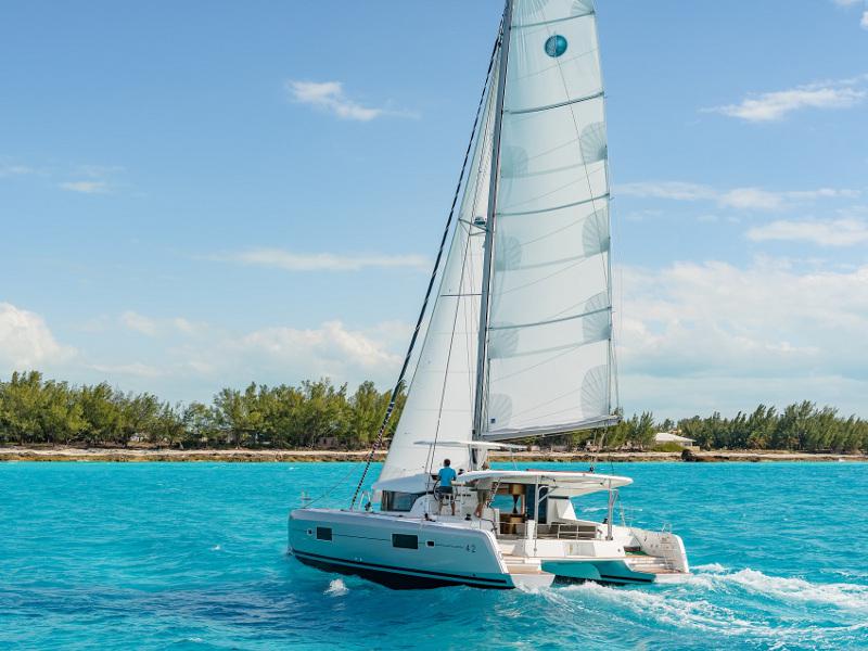 Book yachts online - catamaran - Lagoon 42 - ALMA SOFIA - rent