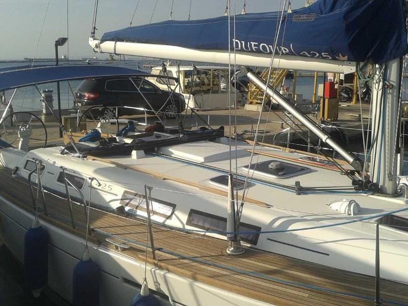 Book yachts online - sailboat - Dufour 425 GL - Oversea - rent