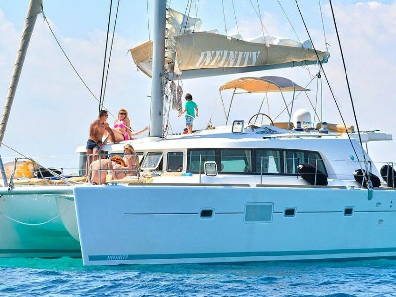 Book yachts online - catamaran - Lagoon 500 - Infinity - rent