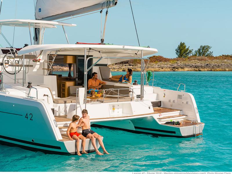 Book yachts online - catamaran - Lagoon 42 - MANGO III - rent