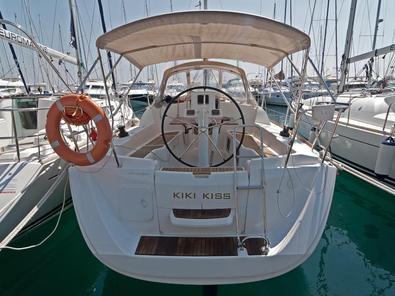 Book yachts online - sailboat - Sun Odyssey 33i - Kiki Kiss - rent