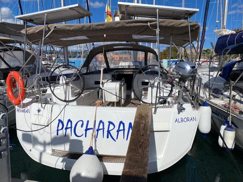 Book yachts online - sailboat - Sun Odyssey 519 - Alboran Pacharan (Radazul) - rent