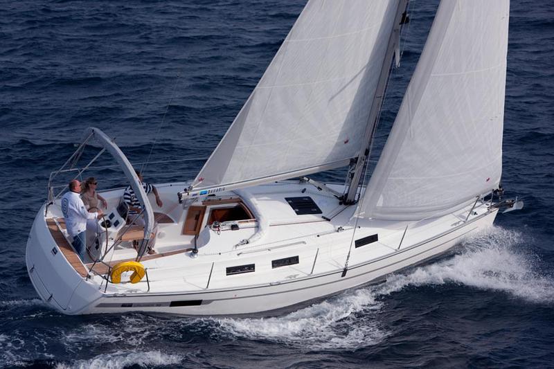 Book yachts online - sailboat - Bavaria Cruiser 32 - Linnea - rent
