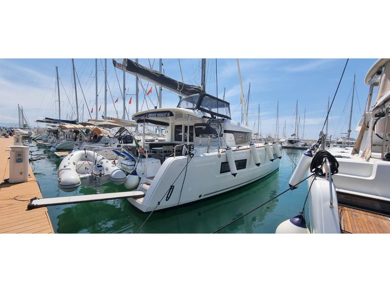 Book yachts online - catamaran - Lagoon 40 - Freccia (WM, Inverter) - rent