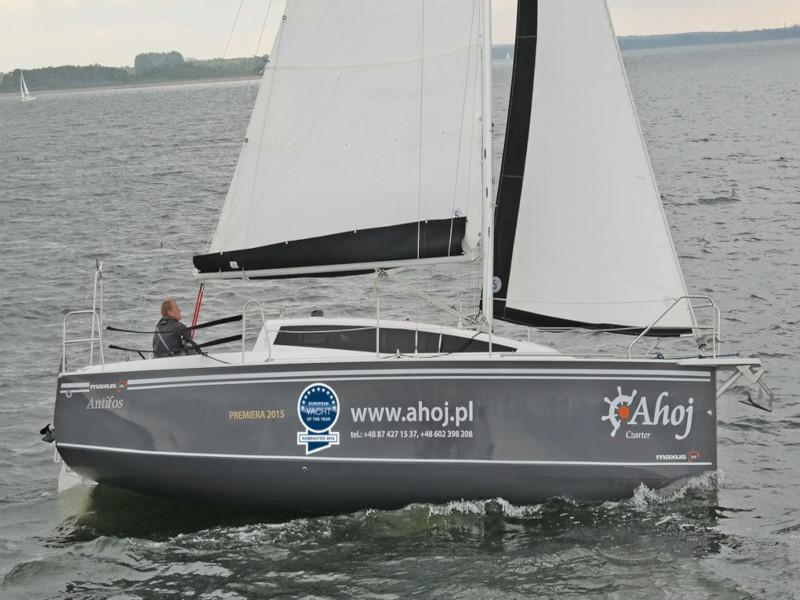 Book yachts online - sailboat - Maxus 26 Prestige + 8/1 - VALENCIA - rent