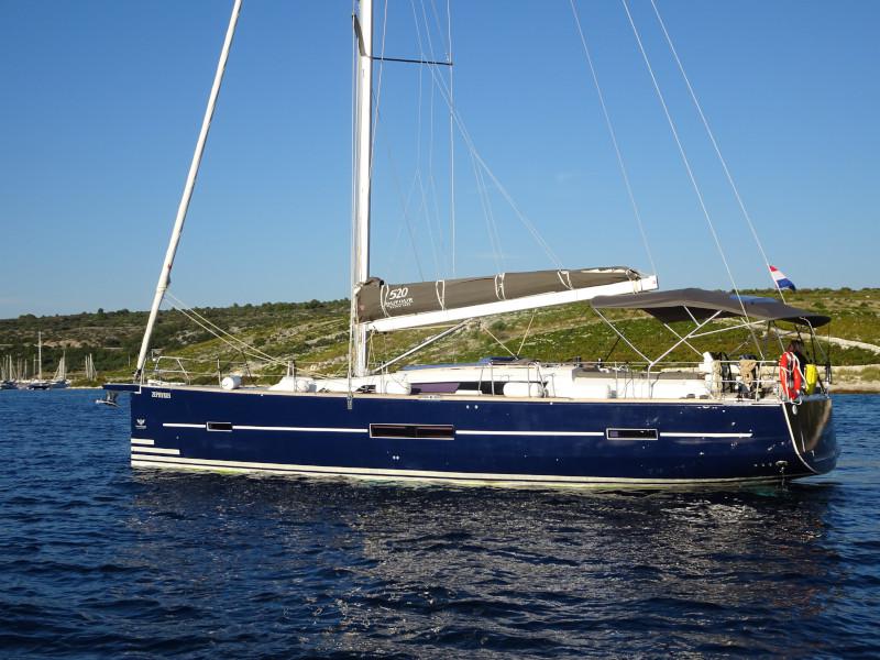Book yachts online - sailboat - Dufour 520 GL - EURUS - rent