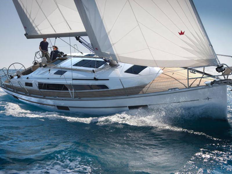 Book yachts online - sailboat - Bavaria Cruiser 37 - Las Cevenas - rent