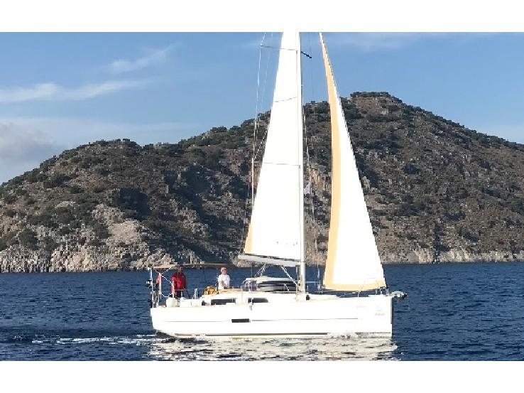 Book yachts online - sailboat - Dufour 350 GL - Friday - rent