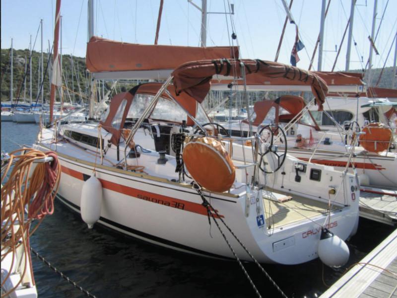 Book yachts online - sailboat - Salona 38 - Red Wine - rent