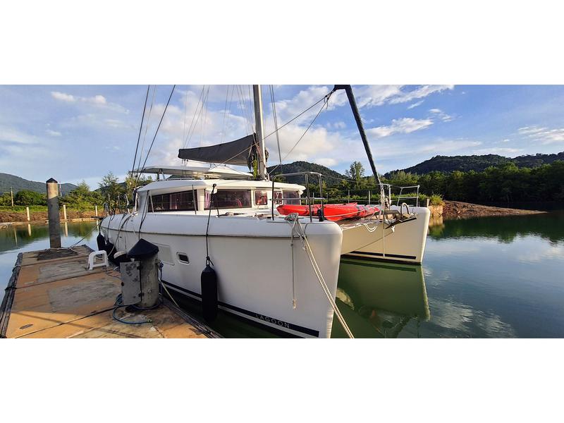 Book yachts online - catamaran - Lagoon 420 - Exit Strategy - rent