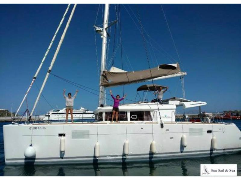 Book yachts online - catamaran - Lagoon 450  Flybridge - Madrigal V - rent