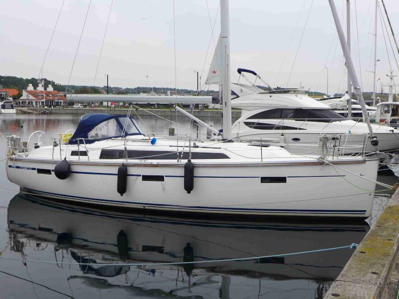 Book yachts online - sailboat - Bavaria Cruiser 37 - Blue Passion - rent
