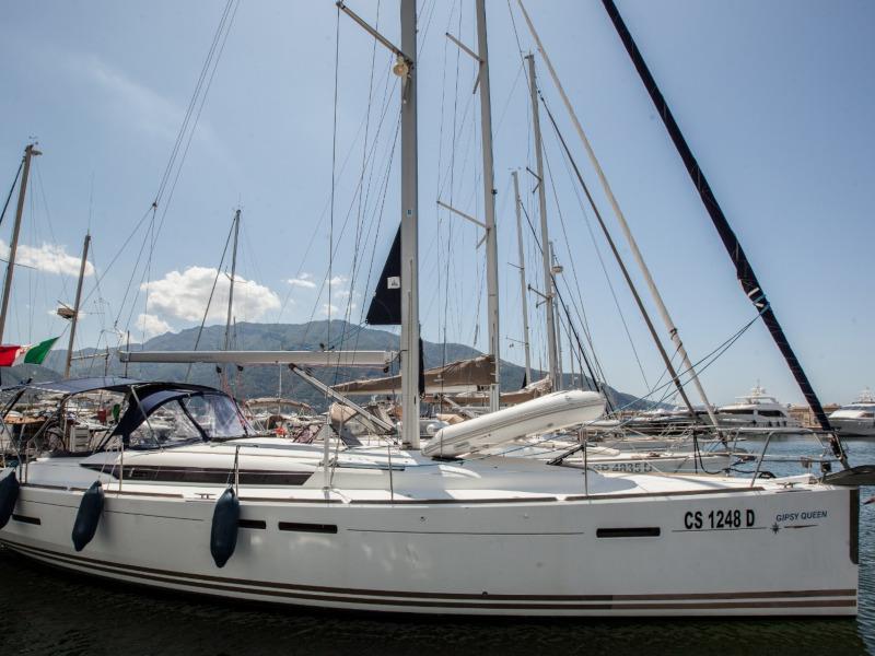 Book yachts online - sailboat - Sun Odyssey 439 - Gipsy Queen - rent