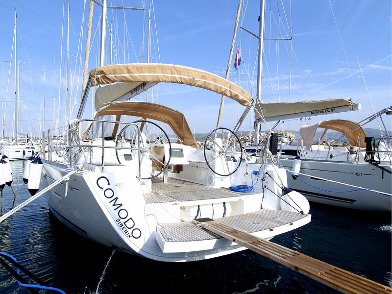 Book yachts online - sailboat - Dufour 450 Grand Large - COMODO - rent