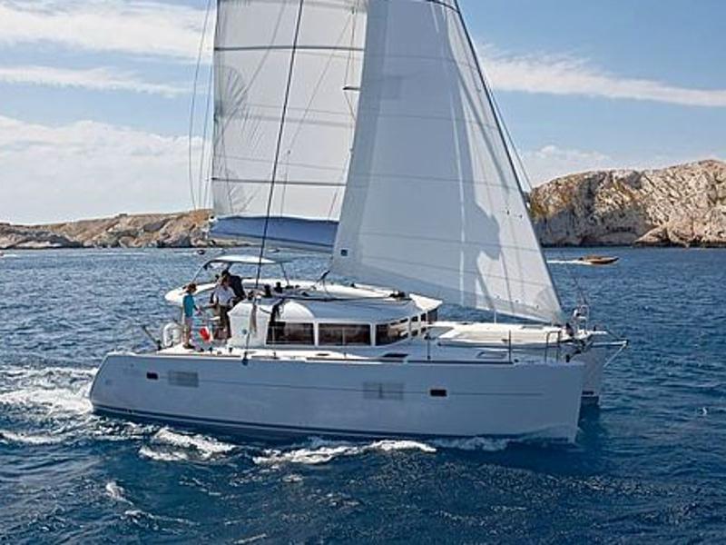 Book yachts online - catamaran - Lagoon 400 - MareQuierido - rent