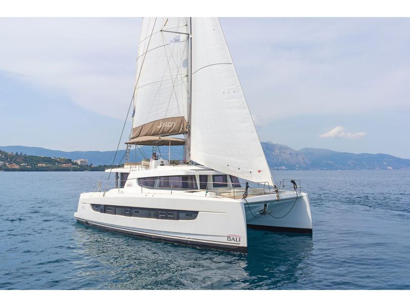 Book yachts online - catamaran - Bali 4.8 A/C &amp; GEN &amp; WM - ABOUT TIME - rent