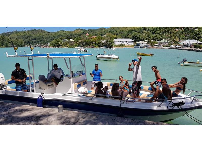 Book yachts online - motorboat - Triton 35 - AquaQuest - SPEEDBOAT - rent