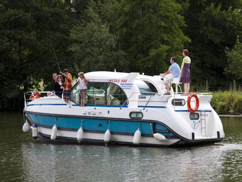 Book yachts online - motorboat - Confort 900 DP - JARNAC FR - rent