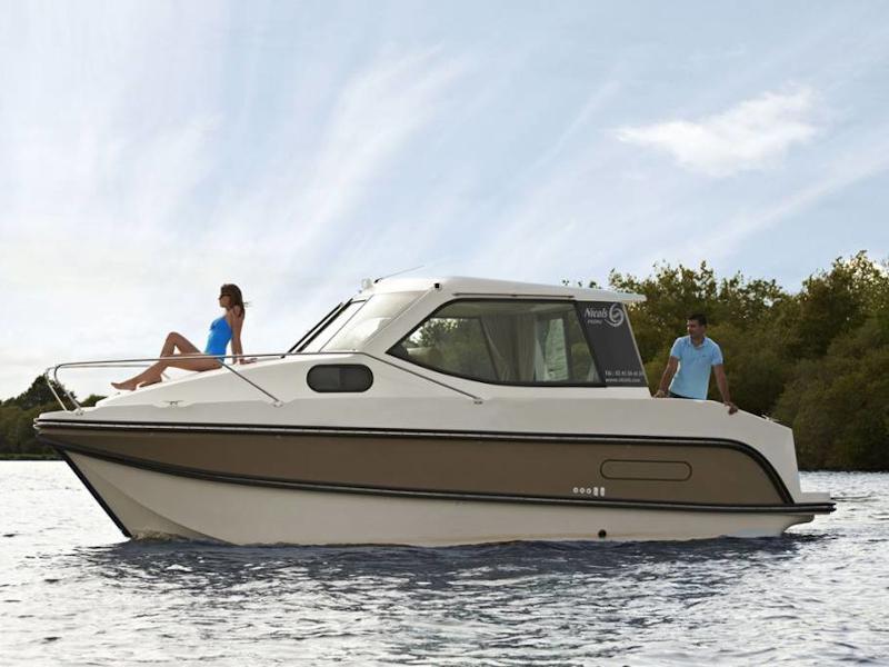 Book yachts online - motorboat - Sedan Primo - AGEN FR - rent