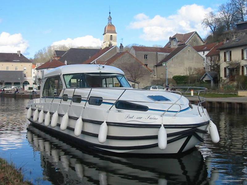 Book yachts online - motorboat - Sedan 1310 - BESANCON FR - rent