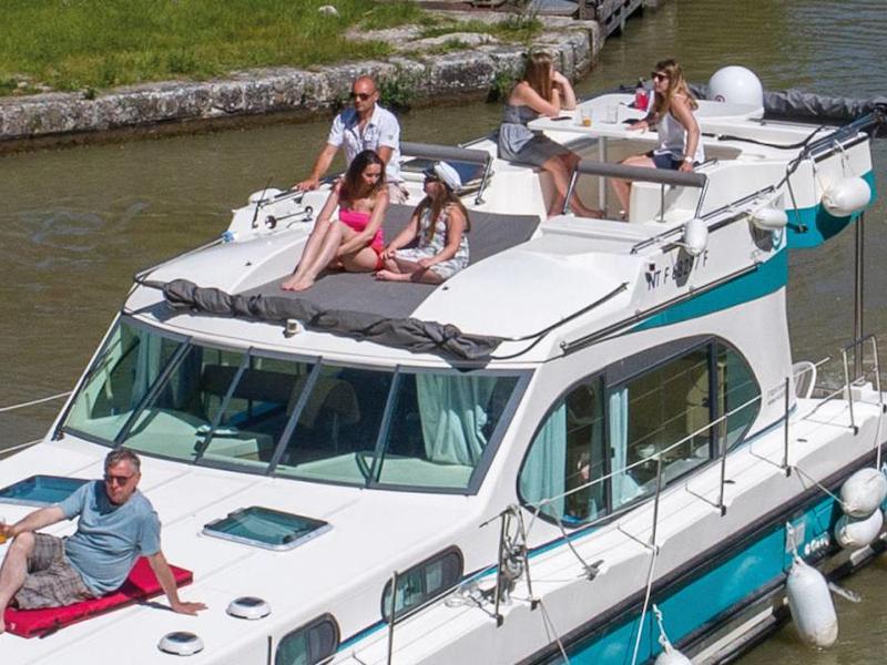 Book yachts online - motorboat - Quattro Fly C - DETTWILLER FR - rent